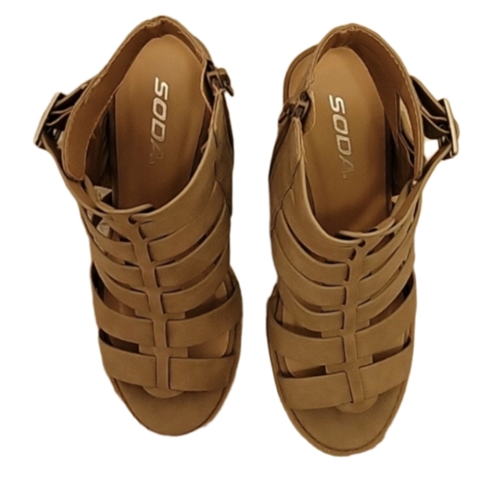 Tan Chunky Heels 👠 - Picture 4 of 6